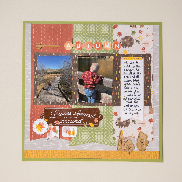gebruik prachtig ontworpen tegels en zinnen om je scrapbook lay-out te verbeteren