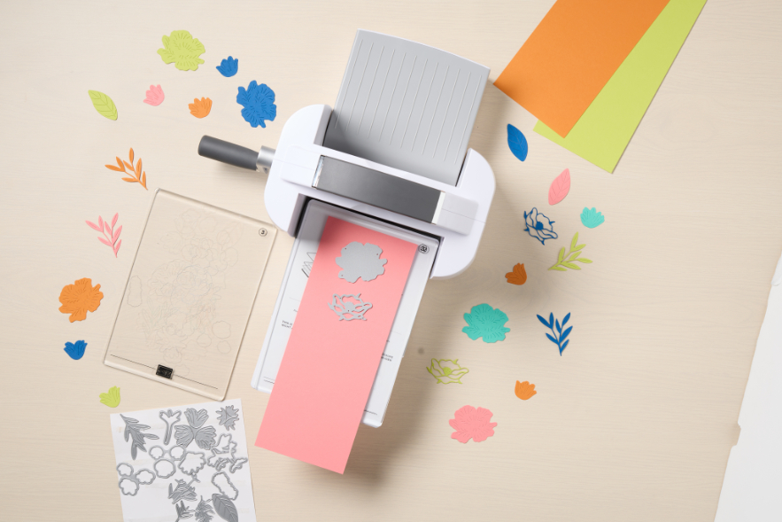 Lorsque vous ouvrez votre machine de découpe et gaufrage Stampin', vous trouverez tout ce dont vous avez besoin pour commencer.