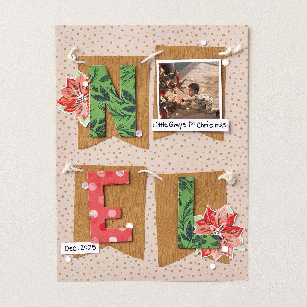 Page de scrapbooking de Noël avec des photos de décoration de biscuits au pain d'épices, du papier à carreaux rouges et des embellissements festifs